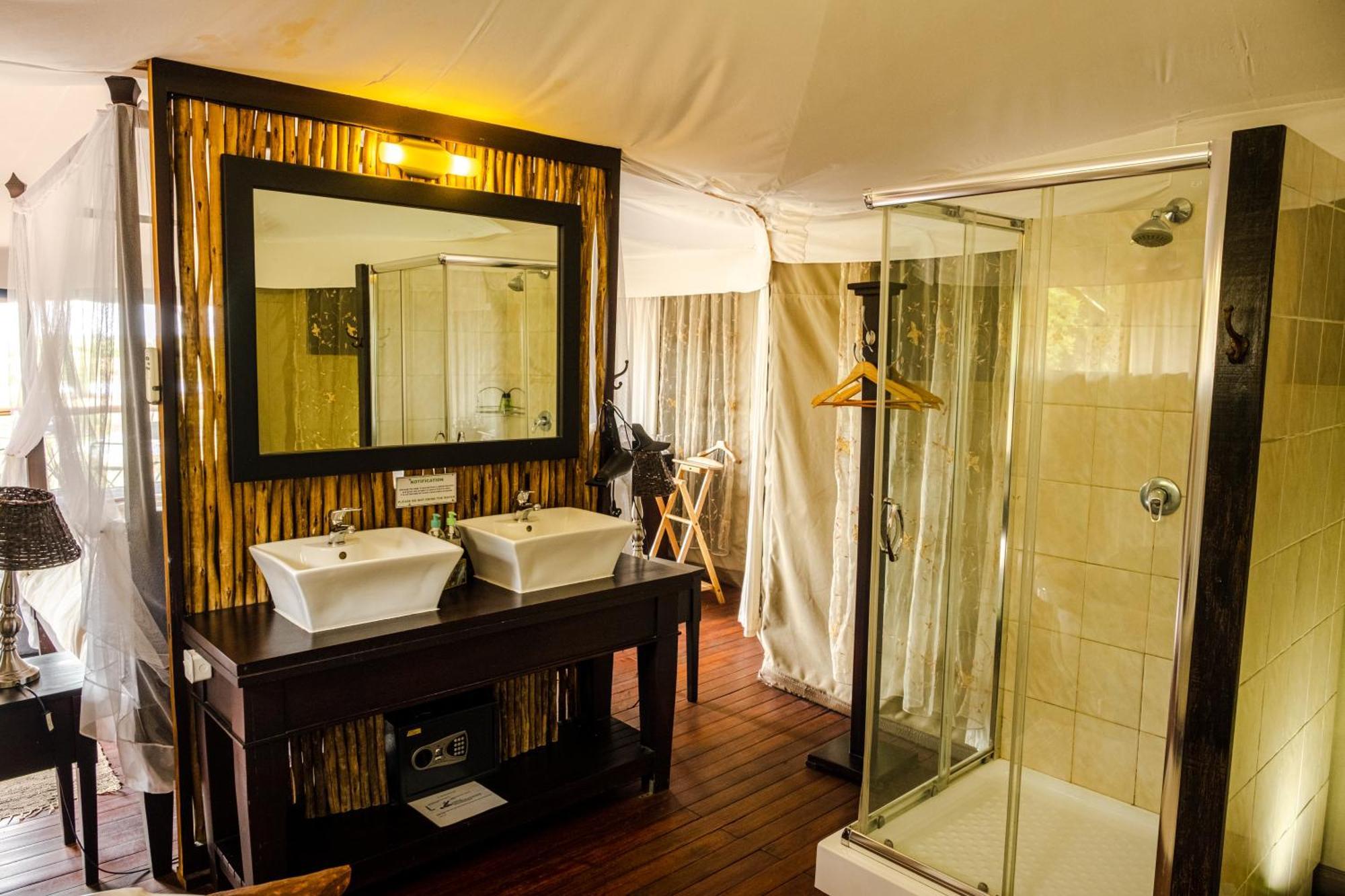 Taranga Safari Lodge Rundu Eksteriør billede